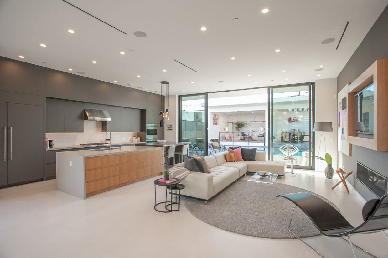 5 Interior Transformation Contemporary Spec Venice scaled 1